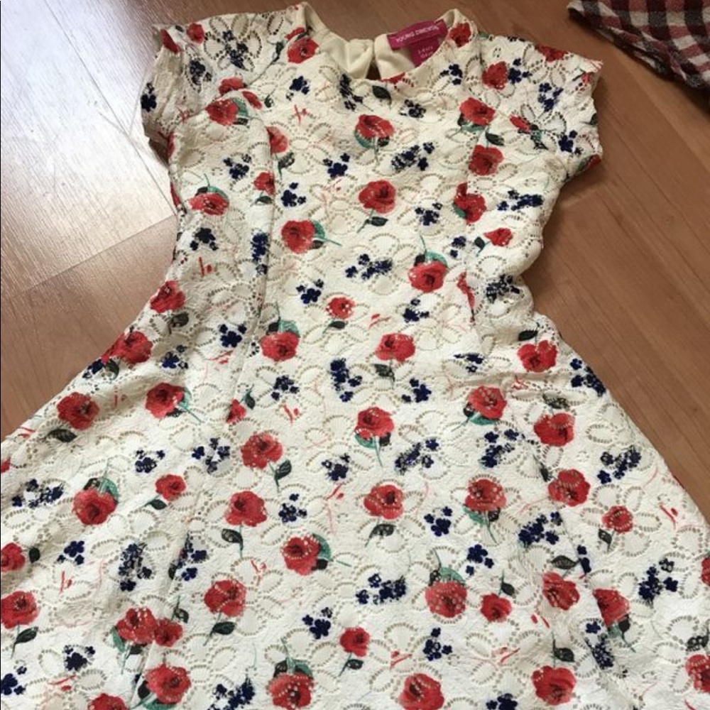 Lace dress with roses